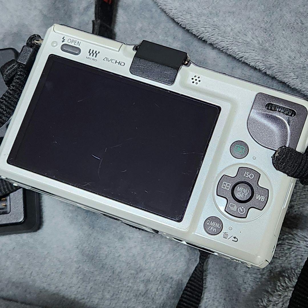 Panasonic DMC-GF2 14-42mmレンズ付き