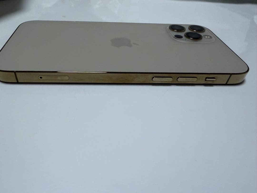 サクラちゃん iPhone 12 Pro ゴールド256G SIMフリー