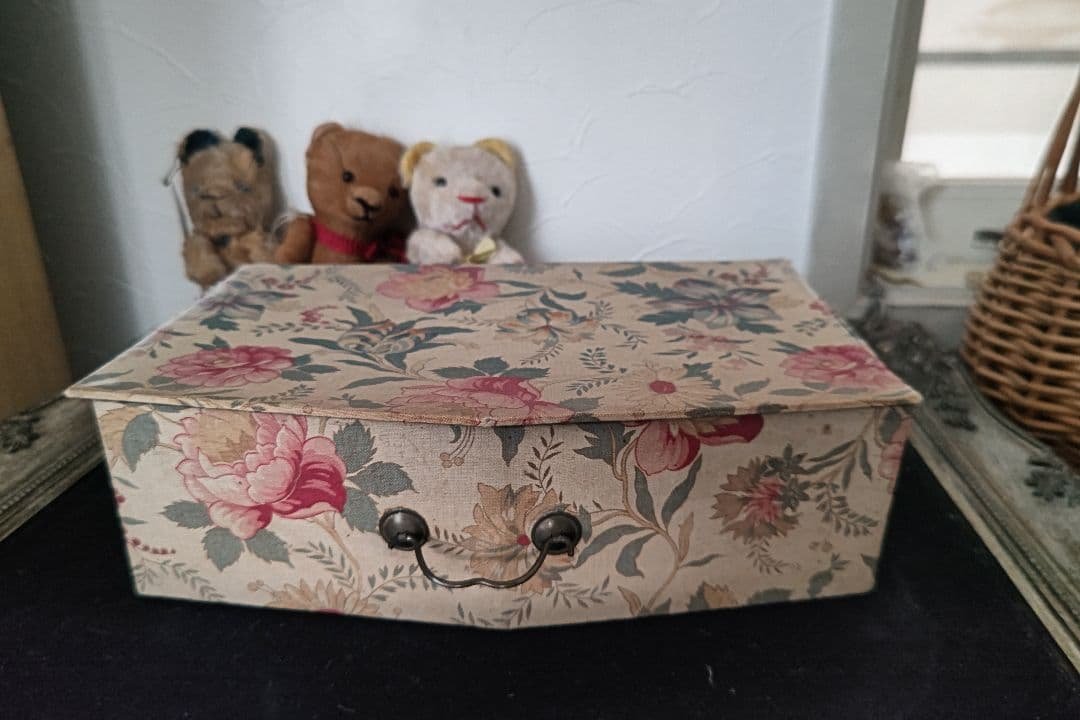 フランスアンティーク　カルトナージュボックス　大柄花柄